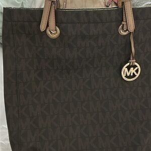 Michael Kors Gold and Beige Lined Handbag